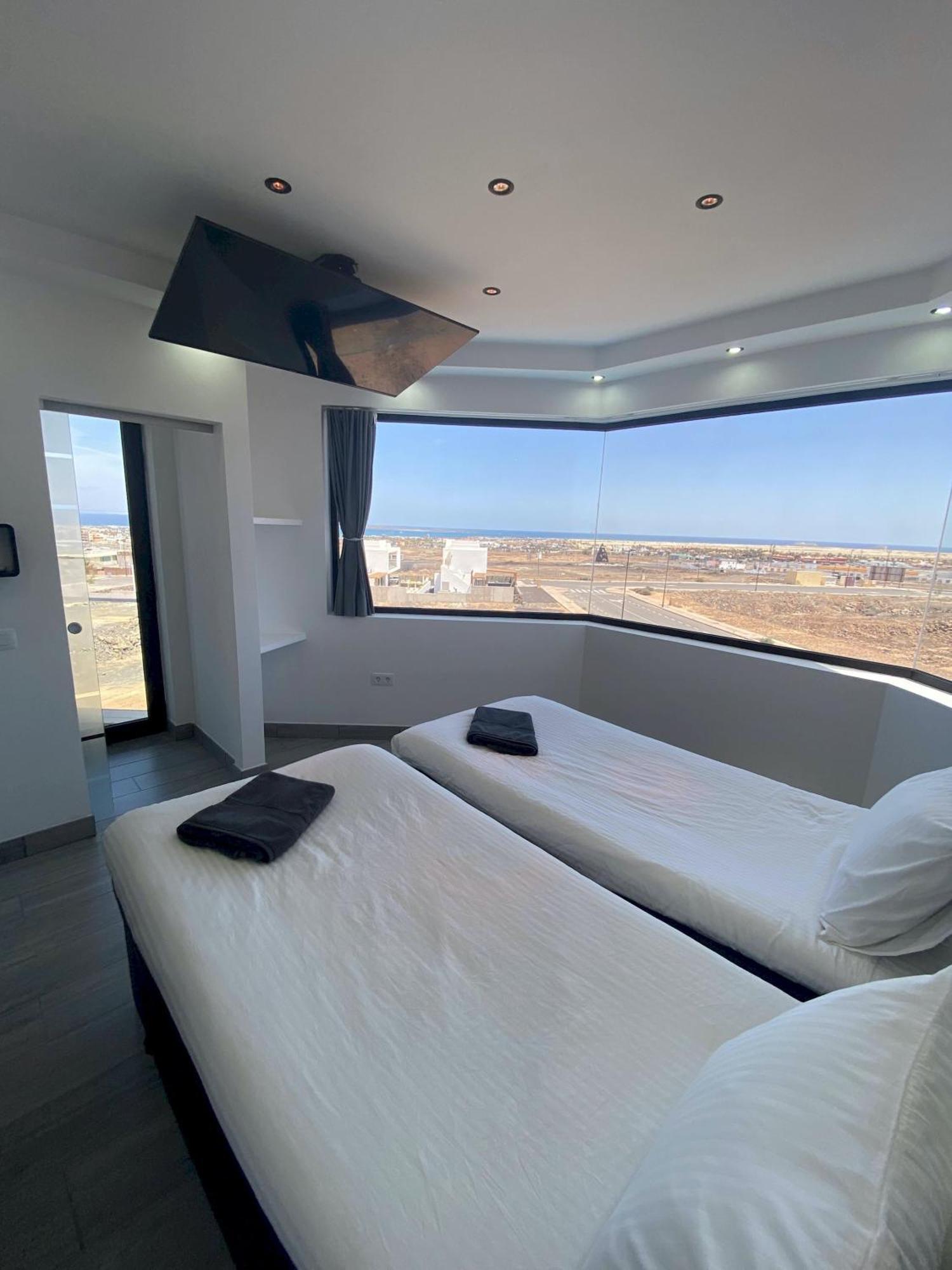 Villa Poseidon Corralejo With Private Heated Pool, Sauna And Stunning Volcano Views By Amazzzing Travel Buitenkant foto