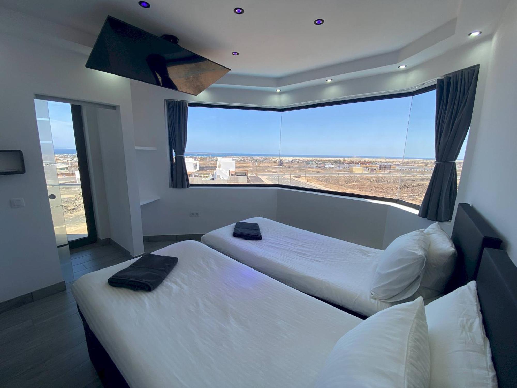 Villa Poseidon Corralejo With Private Heated Pool, Sauna And Stunning Volcano Views By Amazzzing Travel Buitenkant foto